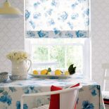 Roleta i obrus z tej samej tkaniny. Kolekcja Fairhven. JANE CHURCHILL