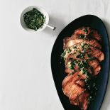 Rosbef z kaparami i pietruszką. Dla miłośników steków, kotlecików, medalionów