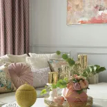 salon dodatki pudrowy róż i złoto