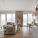 salon w beżach i drewnie