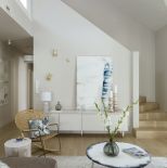 salon w beżach i bieli aranżacja