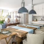 Jak urządzić salon z aneksem kuchennym