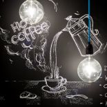 Ściana w kuchni pomalowana włoską farbą kredową marki Metropolis.