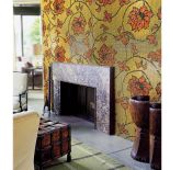 Ścianę pokryto złotą mozaiką Dalia. Wymiary kafelków - 1 x 1 cm. SICIS