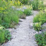 Ścieżki w ogrodzie – inspiracje, pomysły i zdjęcia