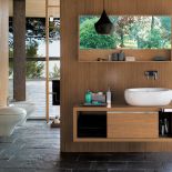 Seria Ovum zaprojektowana przez Antonia Citterio. Szafka pod umywalkę z relingiem kosztuje 2620 zł, szafka