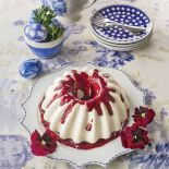 Sernik na zimno z musem malinowym. Tradycyjne potrawy wielkanocne – przepisy z Domu Polskiego