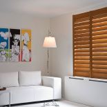 Shuttersy z drewna cedrowego, ok. 8000 zł. JASNO SHUTTERS