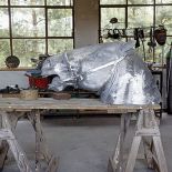 Siedlisko w którym żyją i tworzą Górniccy. Prosty wystrój – drewno, kamień, metal, a na