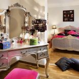 Śmiałołe połączenia kolorów dają awangardowy efekt.