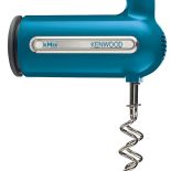 Nowoczesna kuchnia, ale sprzęt agd kolorowy i w stylu retro.