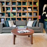 Sofa Canberra nawiązuje stylem do lat 20. Zapłacimy za nią 6000 zł. COMFORTY LIVING