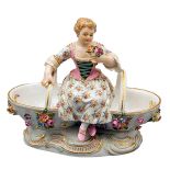 Solniczka porcelanowa, XIX w. Scenografia uczty