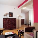 Stara apteczna komoda przywieziona z Chin.