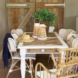 Stół Corey Hill marki Riviera Maison z mozaikowym blatem, ceny: 9390 zł i 10 390 zł, Francuska Weranda