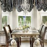 Stół pochodzi ze sklepu gospodyni, a krzesła gospodarze przywieźli ze starego mieszkania.