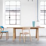 Stół Stelvio oraz krzesło Merano. TON