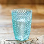 Przyjęcie w ogrodzie. Jak udekorować stół na eleganckie garden party