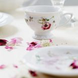 Przyjęcie w ogrodzie. Jak udekorować stół na eleganckie garden party