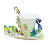 Przyjęcie w ogrodzie. Jak udekorować stół na eleganckie garden party