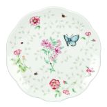 Przyjęcie w ogrodzie. Jak udekorować stół na eleganckie garden party