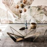 Stół Skorpion na efektownych krzyżakach z brązowionego, szczotkowanego metalu, cattelanitalia.com