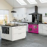 STOVES RICHMOND, kuchenka wygodnie ustawiona na wprost wyspy z blatem do pracy i zlewem, COOKING STORE