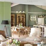 Dom w stylu rustykalnym z widokiem na górskie szczyty