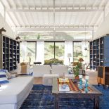 wakacyjny klimat biel i błękit w salonie