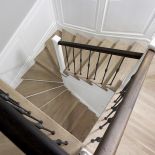 Stylowa boazeria niczym z kultowych nowojorskich apartamentów.