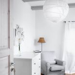 Stylowe dodatki i detale - choćby efektowne frędzle przy kluczach.