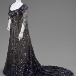 Suknia królowej Aleksandry z tiulu i jedwabiu, 1902 r.