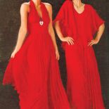 Suknie wieczorowe, lata 70. XX w. Treny, fraki, krynoliny