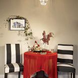 Świąteczna dekoracja stołu. Choinka sentymentalna