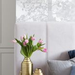 Aranżacja sypialni, w której odpoczywają zmysły