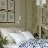 sypialnia ze skosem w luksusowym apartamencie