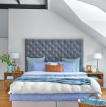 sypialnia na poddaszu ze skosem zdjęcia