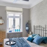 W tej warszawskiej kamienicy Joanna ma wszystko, o czym marzyła – balkon, piec i obraz, który umeblował jej dom,