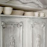 Szafa z piernikowymi postaciami ze starej pracowni Zosi.