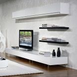 Szafka wisząca z uchwytem ze szczotkowanego aluminium – 1469 zł, szafka stojąca z dwiema lekko domykającymi się szufladami