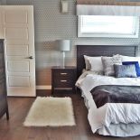 Szara sypialnia - inspiracje, dodatki, aranżacje