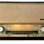 Szczyt nowoczesności w roku 1959, odbiornik firmy Grundig, w którym można było regulować basy, fot. AGENCJA PIĘKNA