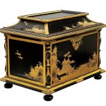 Szkatułka zdobiona czarną laką i złotymi motywami pejzażowymi w technice maki-e, poł. XVII w.