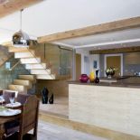 Szklane poręcze. Farma poszukiwaczy