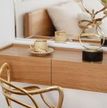 kobieca sypialnia w eleganckim apartamencie