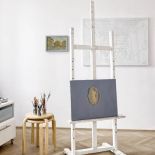 Sztalugi zostały ustawione w północnym krańcu pomieszczenia, a część relaksowa – od południa.