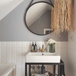 mała łazienka przy sypialni