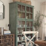 aranżacje wnętrz ze starymi i nowymi meblami