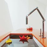 Ta bateria może być w ośmiu kolorach, także montowana na ścianie, i do łazienki. Cena 7900 zł. KOHLER