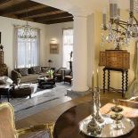 Ta piękna willa urodę zawdzicza Annie, która kocha jasne wnętrza i antyki.